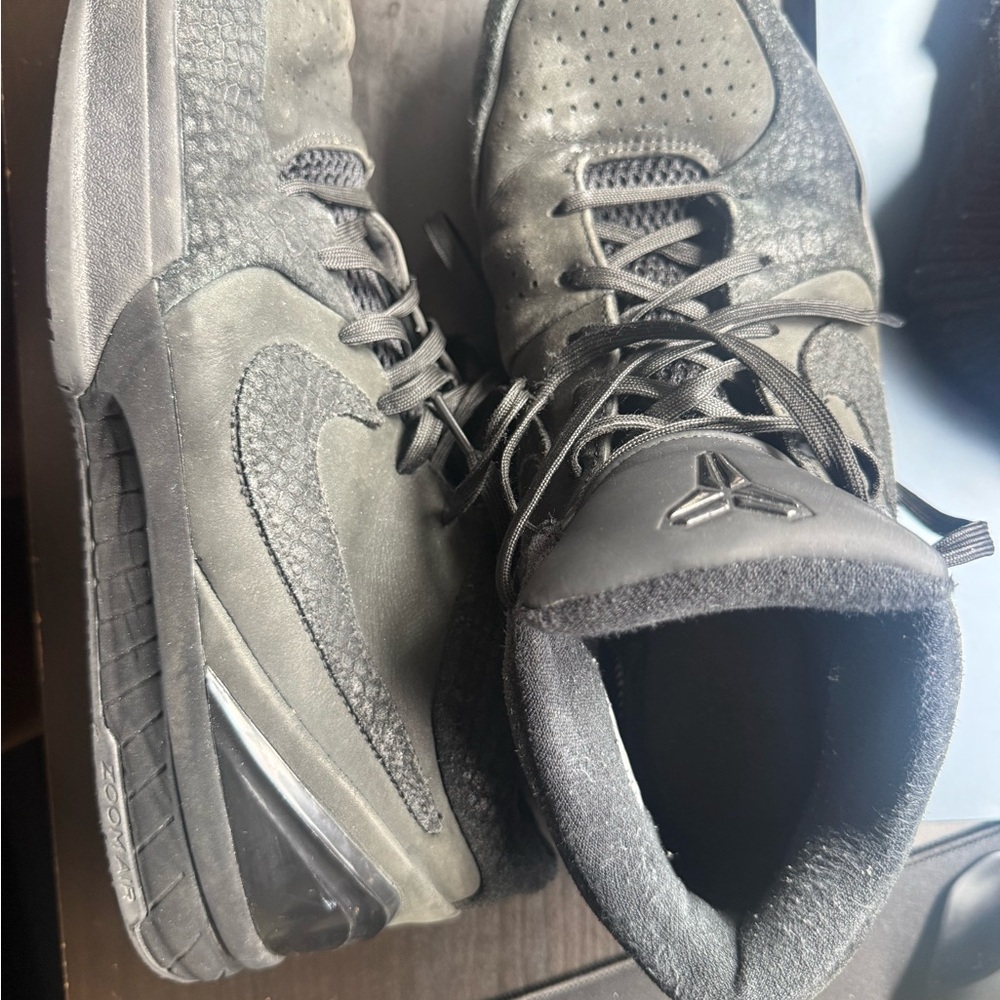 Kobe 4 ‘Gift of Mamba’ PROTRO